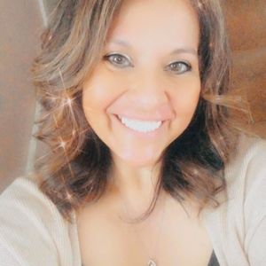 Meet your Posher, Raquel